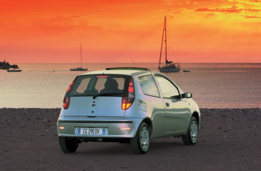  Fiat Punto 2003 года  (фото 15 из 67)